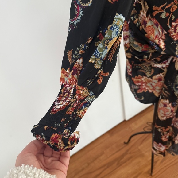 ELLIATT NWT Resort Collection Tie-Waist Asymmetric Floral Dress - Picture 7 of 13